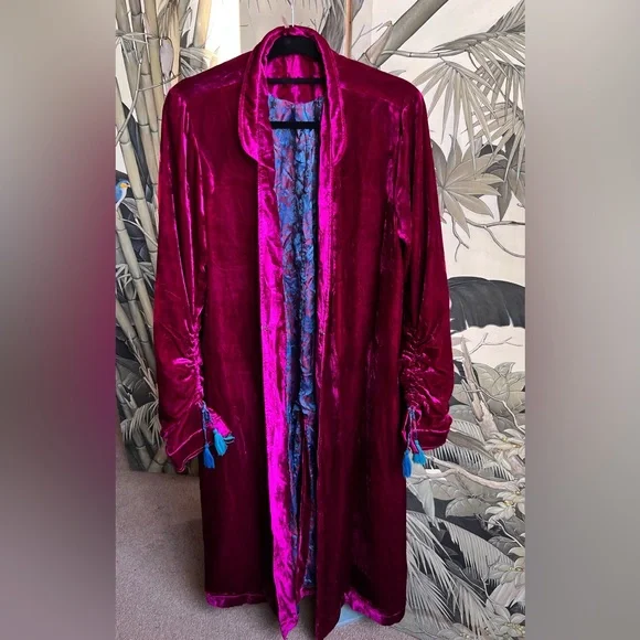 Elegant light weight Velvet jacket - Picture 4 of 5